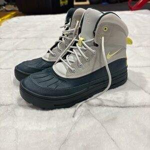 Kids Nike Boots Woodside 2 High ACG - GS Green Jungle 524872-302 Shoes Size 5.5